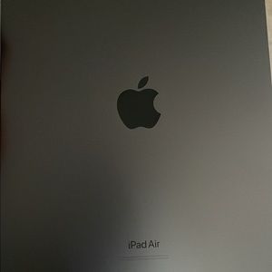 iPad Air 64gb with all coverages
